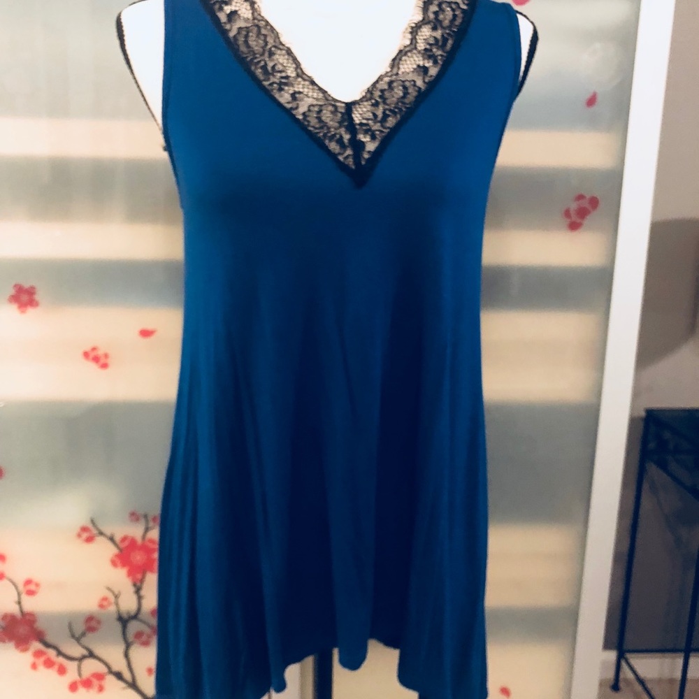 Green Envelope Asymmetrical Blue Tank w Lace - M
